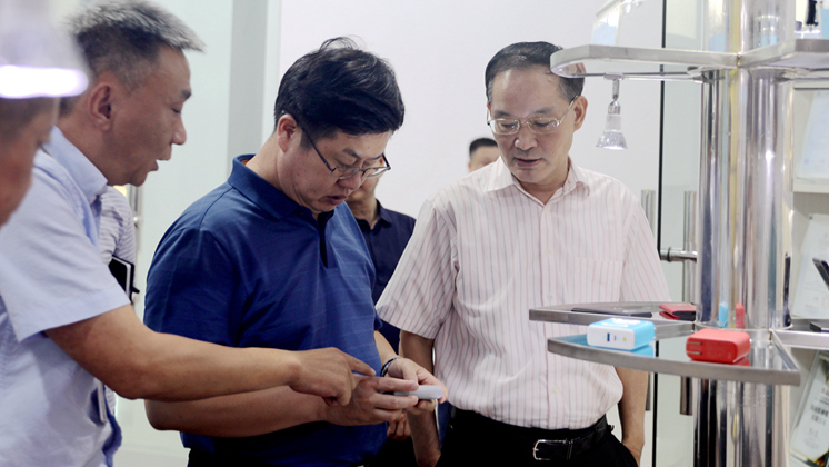 市委常委、副市長徐懷好走訪炬神電子 ：全力、熱情、周到提供服務(wù)