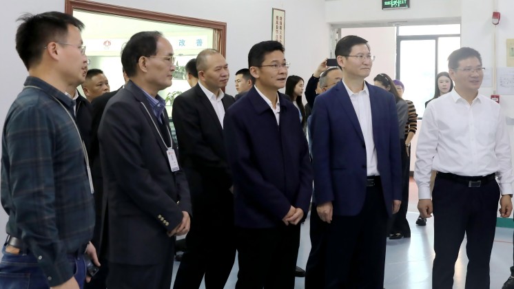 湖南省人民政府副省長(zhǎng)、黨組成員曹志強(qiáng) 蒞臨炬神電子調(diào)研